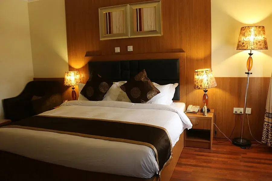 Business Double room (full double bed)