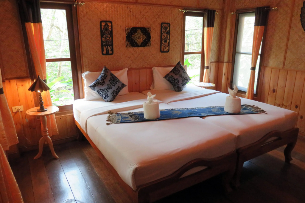 Deluxe Double room with garden view (full double bed)