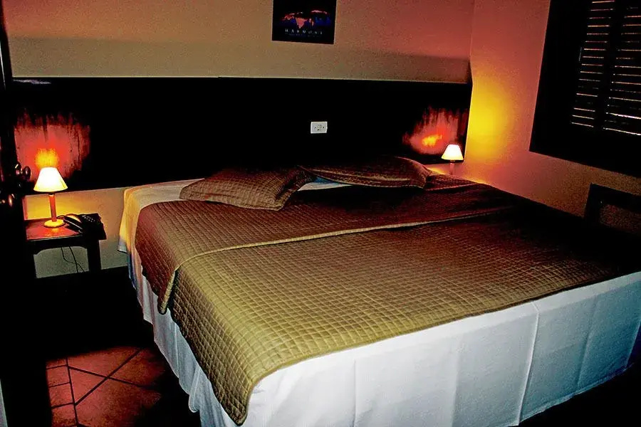 Standard Quadruple room with partial view