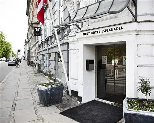 Отель First Hotel Esplanaden в Копенгагене