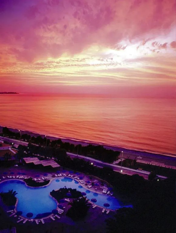 Beach & Waterfront