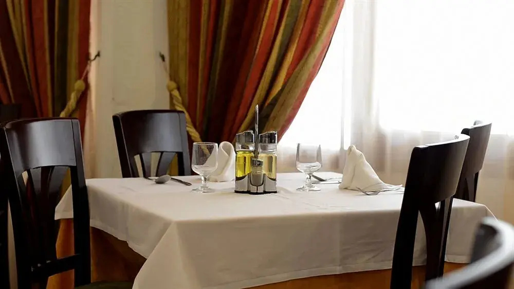 Food & Beverage