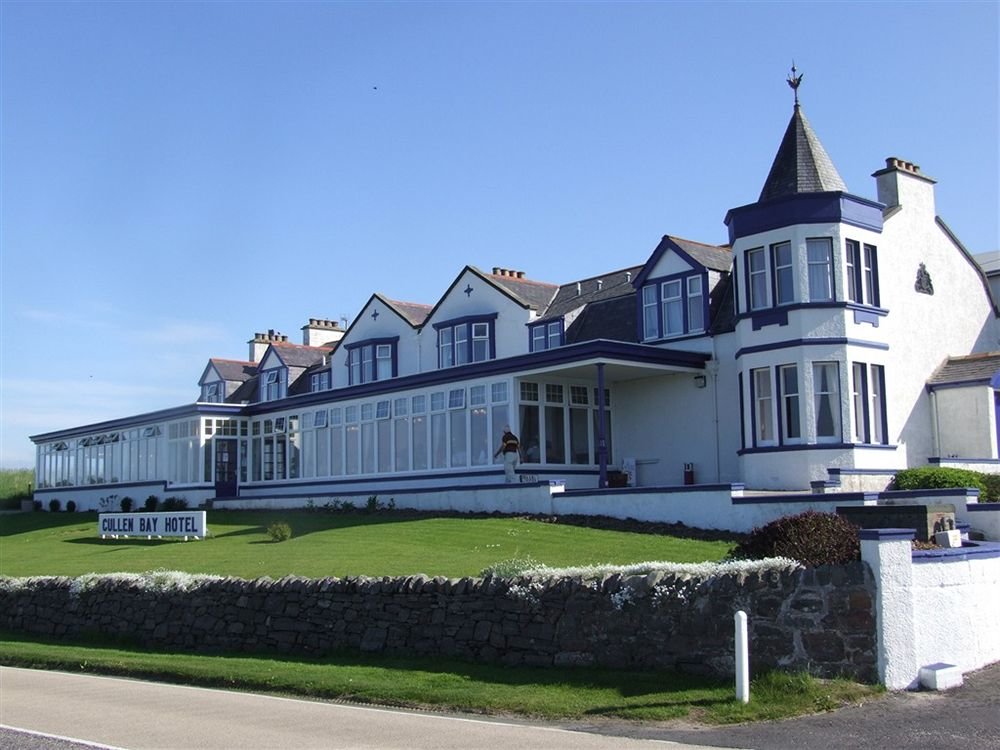 Cullen Bay Hotel image