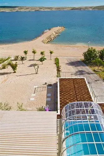 Beach & Waterfront
