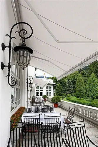 Balcony & Terrace