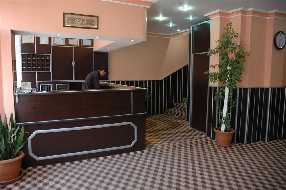 Lobby & Reception