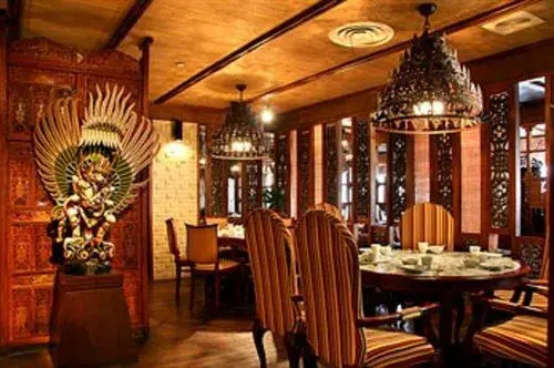 Food & Beverage