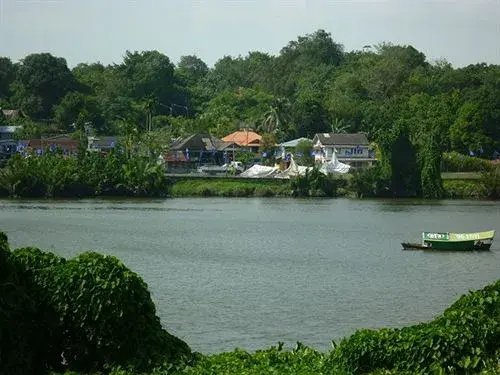 Beach & Waterfront