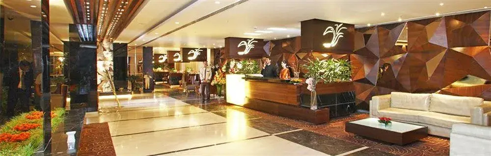 Lobby & Reception