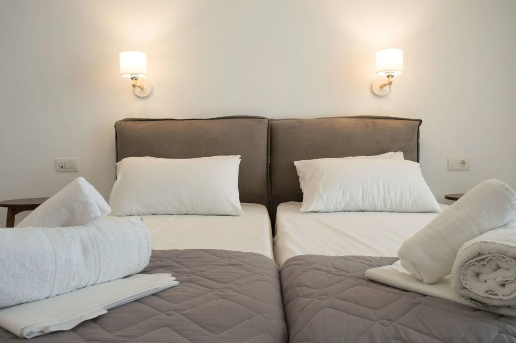 Double room with sea view (twin beds)