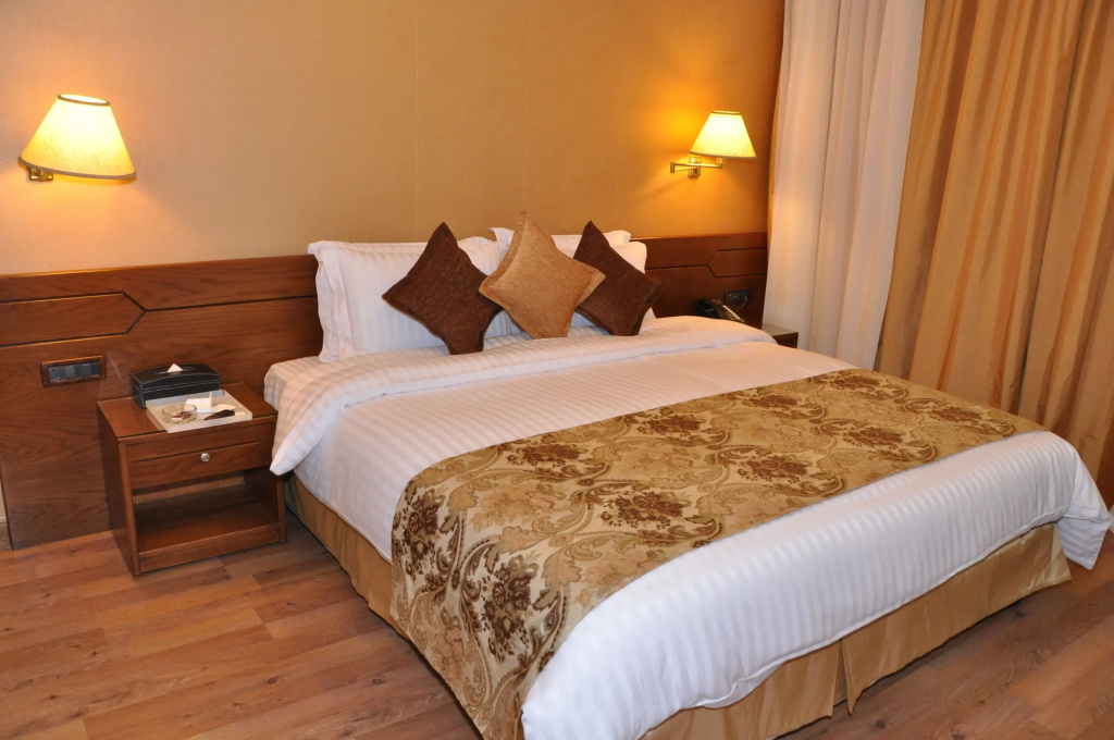 Deluxe Double room (full double bed)