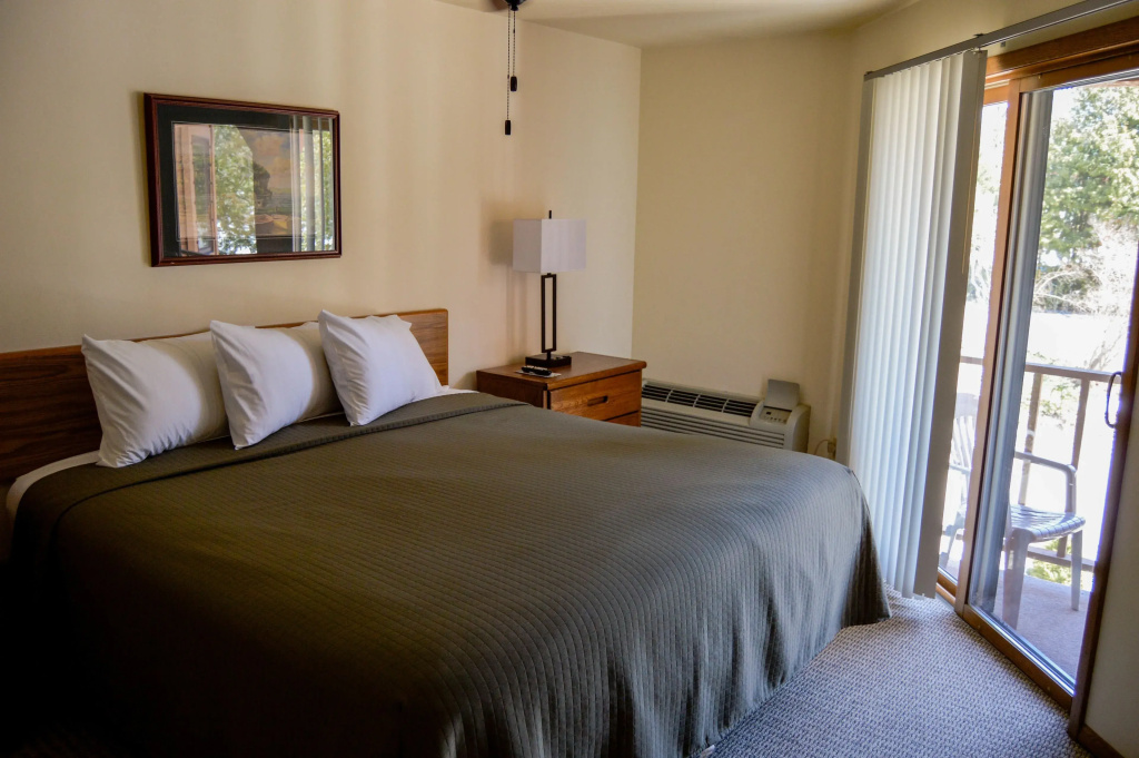 3 Bedrooms Apartment