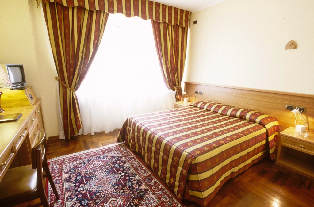 Standard Double room (full double bed)
