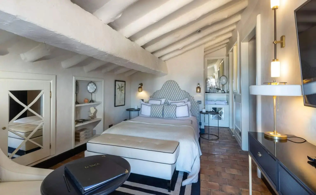 Superior Double room with balcony and with sea view (full double bed)