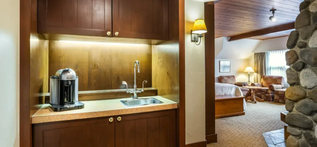 Executive Double Suite (full double bed)