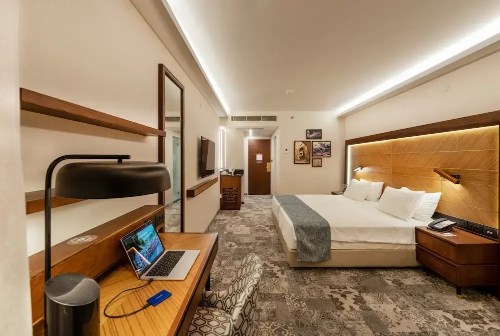 Executive Double room (full double bed)