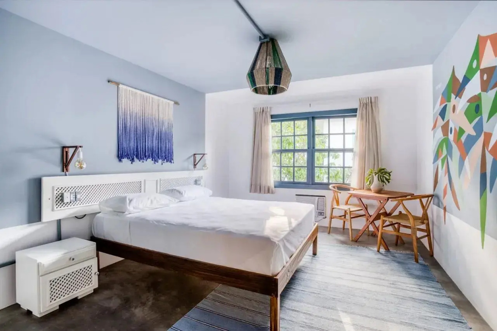 Premium Double room with balcony (full double bed)