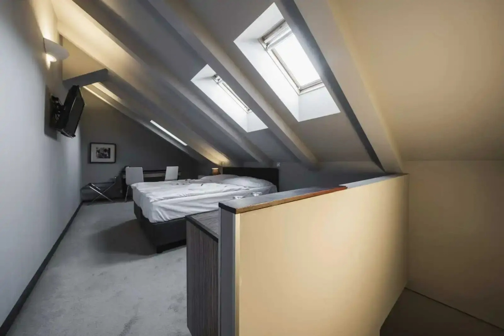 Standard Double Mezonet room (full double bed)
