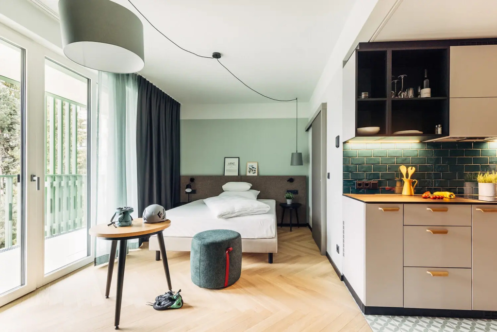 Double Studio (full double bed)
