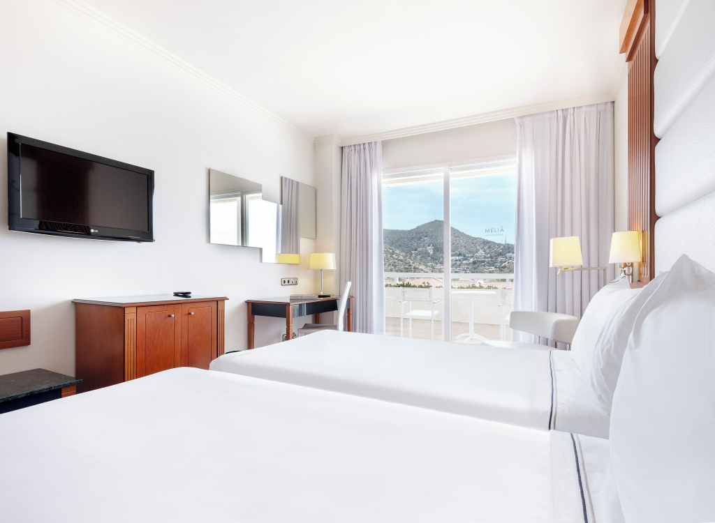 Melia Double room with balcony (twin beds)