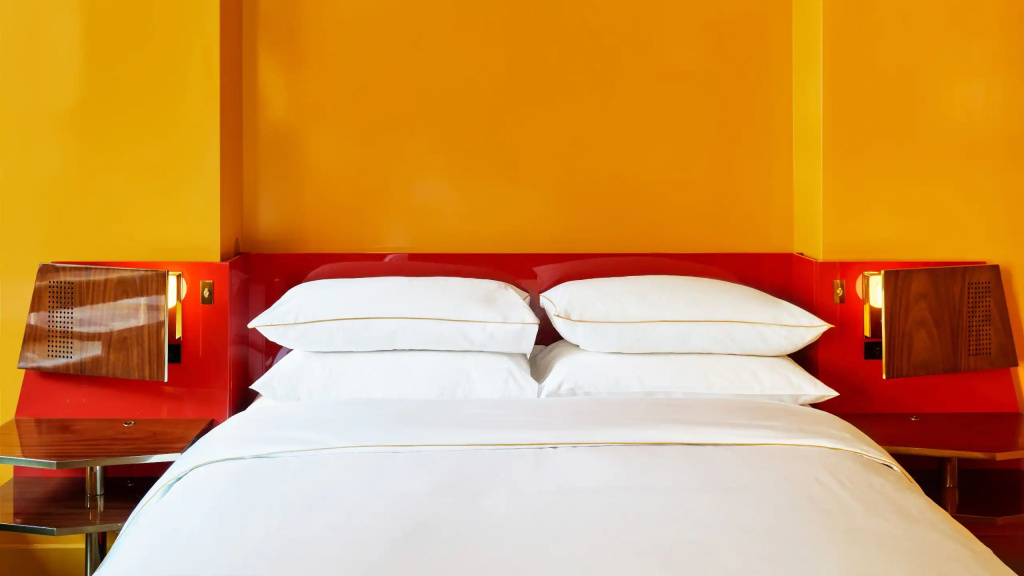 Double room (full double bed)
