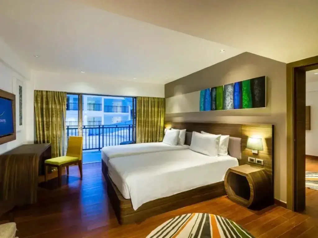 Двухместный номер Standard с балконом (2 отдельные кровати) в Отель Holiday Inn Resort Phuket Karon Beach by IHG