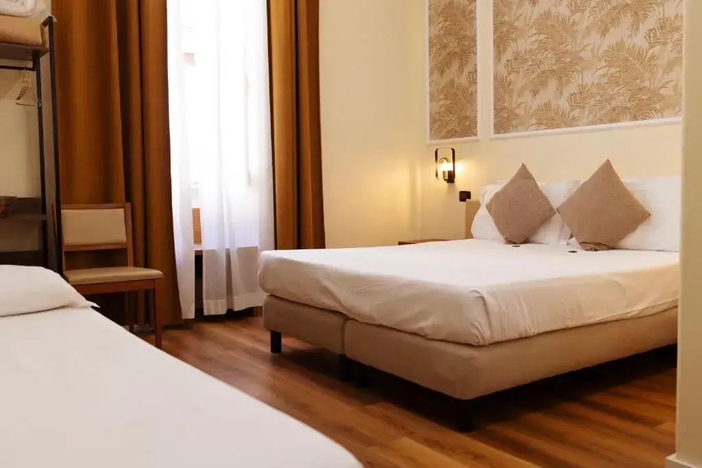 Standard Triple room