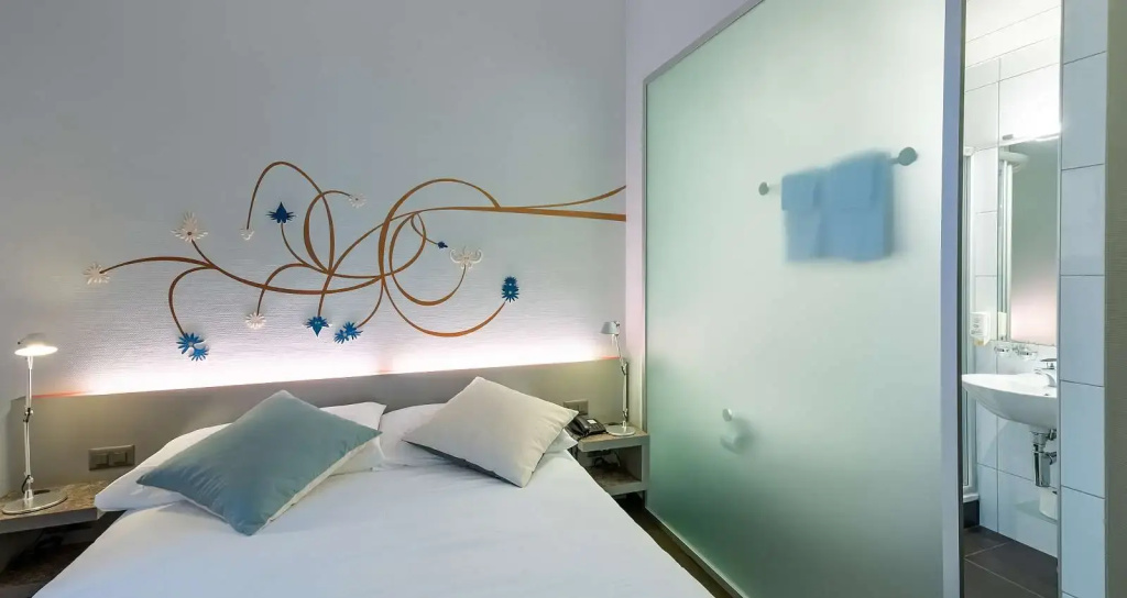 Park Double room (full double bed)