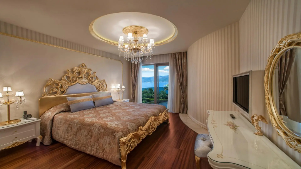 Grand Villa with sea view