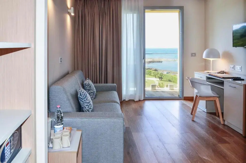 Prestige Double Suite full double bed