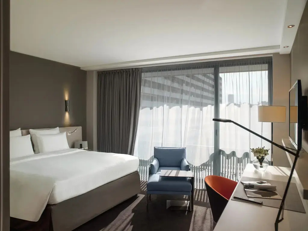 Pullman Paris Tour Eiffel Hotel 42