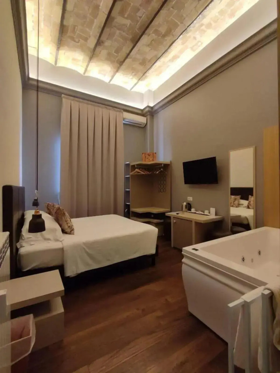 Wellness Jacuzzi Luxury Double room (full double bed)