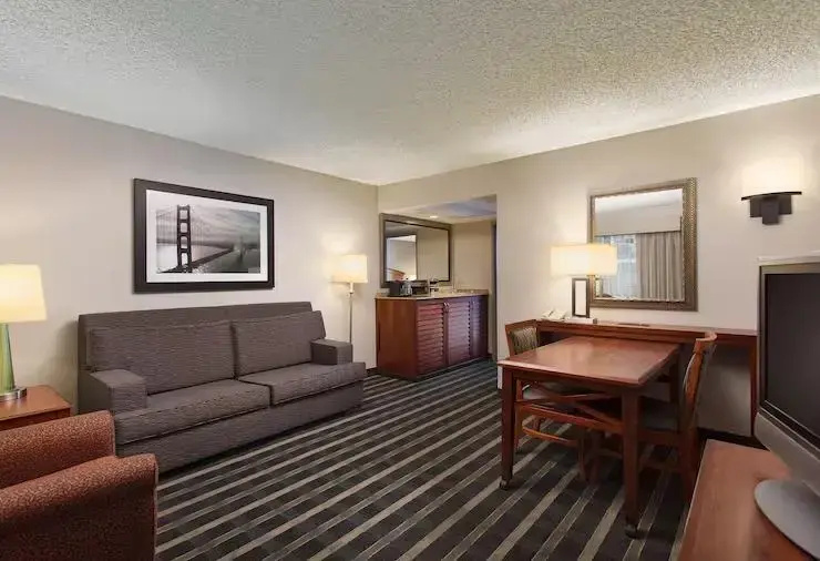 Embassy Suites by Hilton San Francisco Airport Waterfront - Chambres
