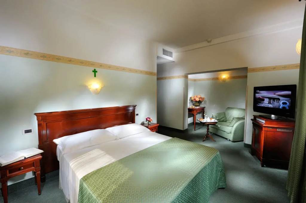 Triple room