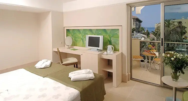 Ambassador Plaza Hotel - Chambres