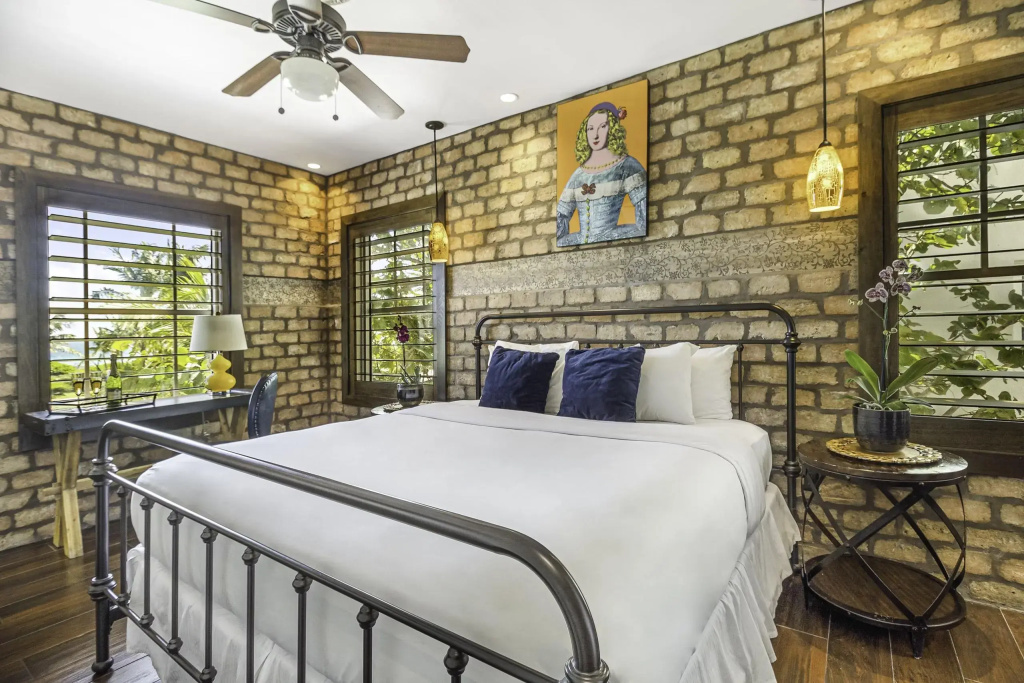 Deluxe Accessible Double room with ocean view (full double bed)