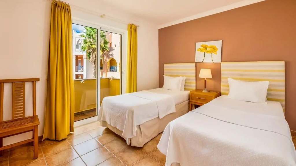 Jardim Da Meia Praia Hotel - Chambres