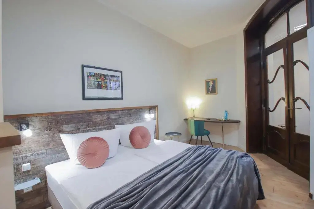 Premium Double room (full double bed)