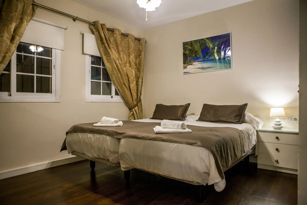 3 Bedrooms Apartment