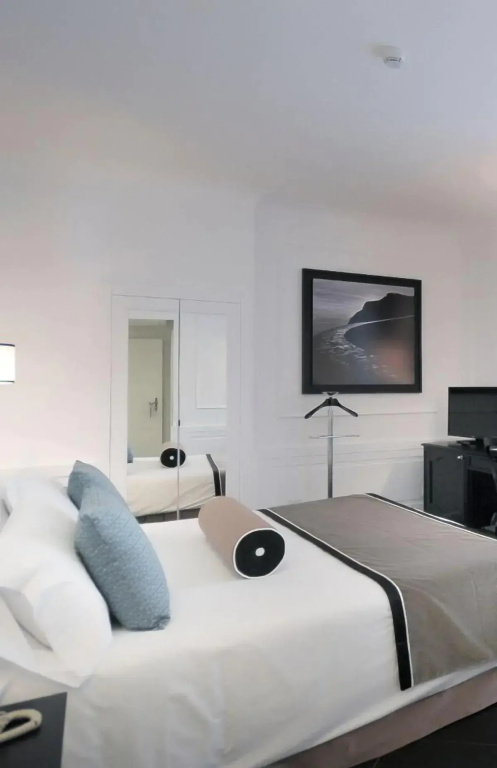 Jacuzzi Double Suite (full double bed)