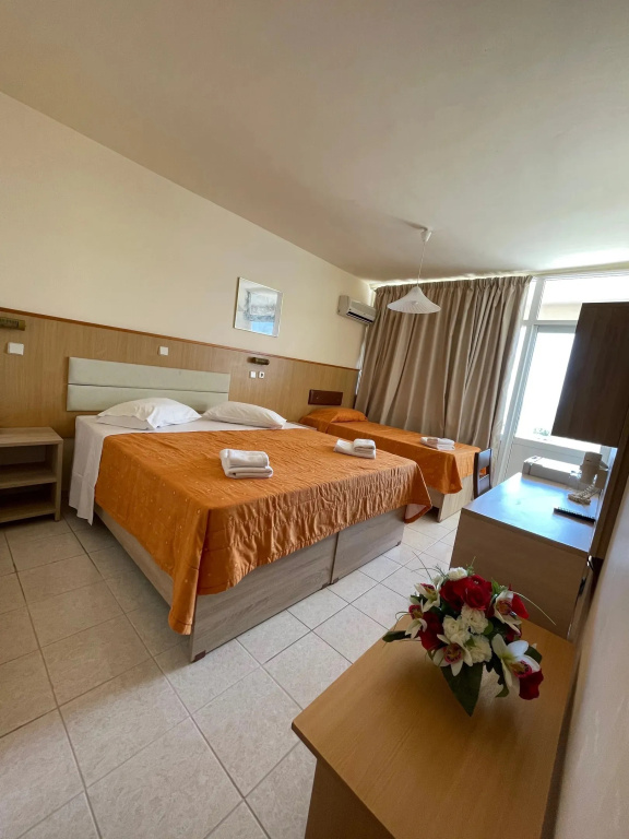 Eri Beach Hotel - Chambres