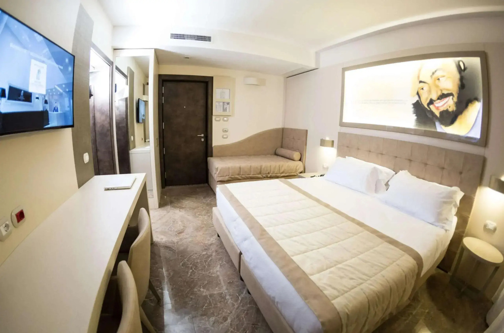 Executive Double room (full double bed)