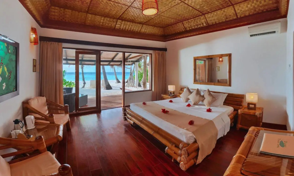 Angaga Island Resort & Spa