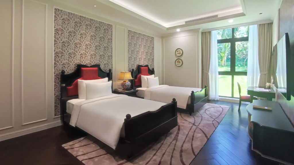 Вилла Presidential с 6 комнатами рядом с пляжем в Отель Wyndham Grand Phu Quoc