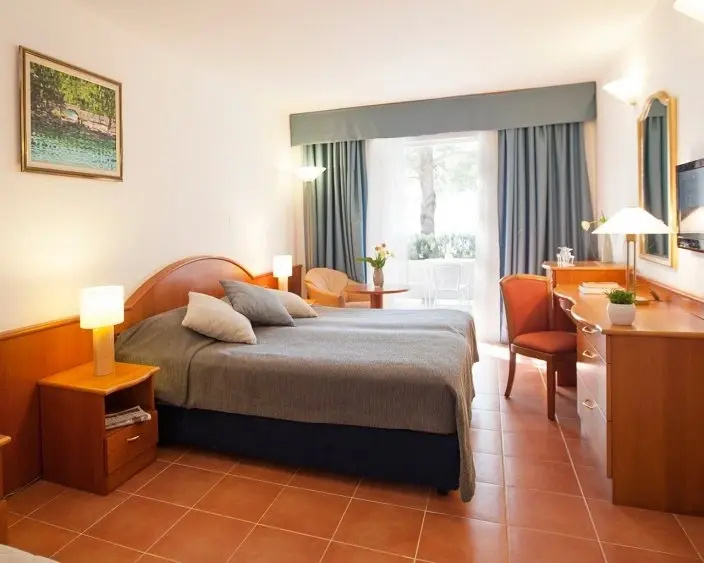 Deluxe Triple room with balcony and with sea view