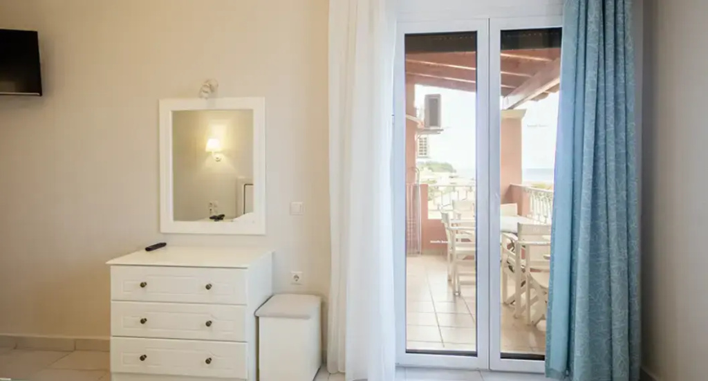 Robolla Beach Apart Hotel - Chambres