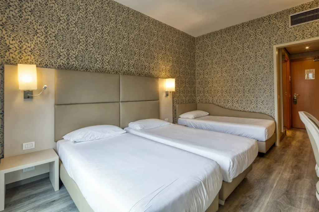 Triple room