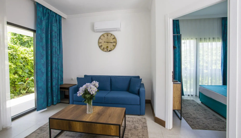 1 Bedroom Double Junior Suite (full double bed)