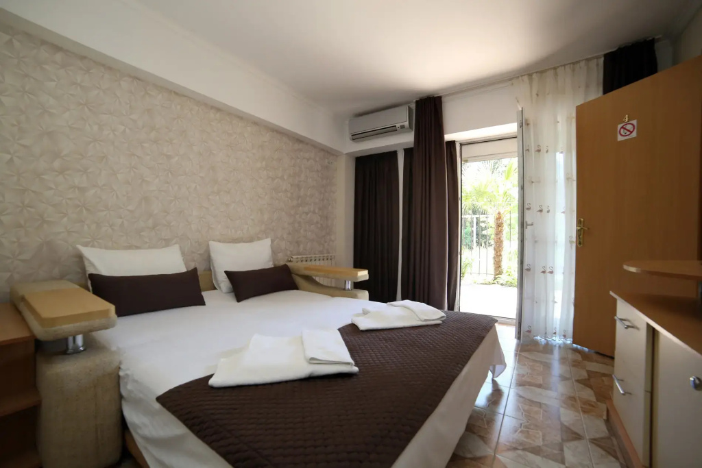 Standard Double room (full double bed)