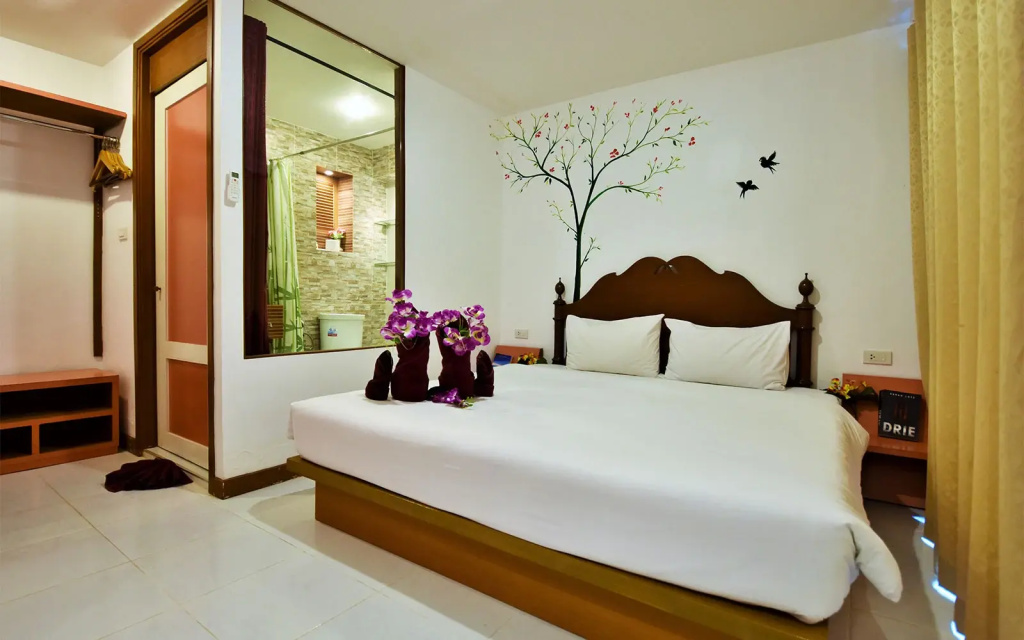 Standard Double room (full double bed)